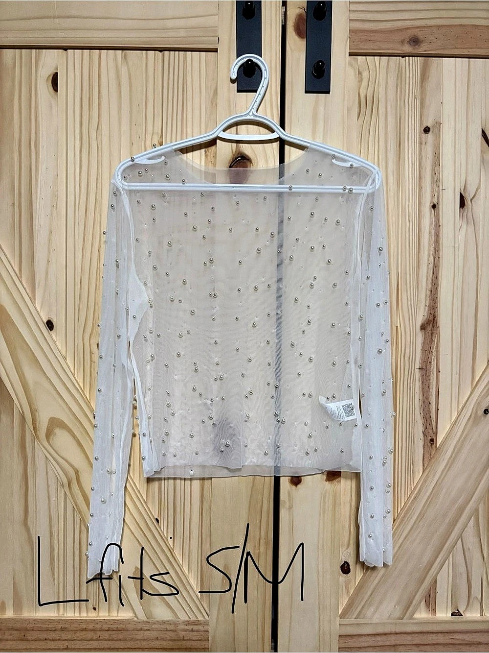 Beaded Long Sleeve Top in White Size Small Like New